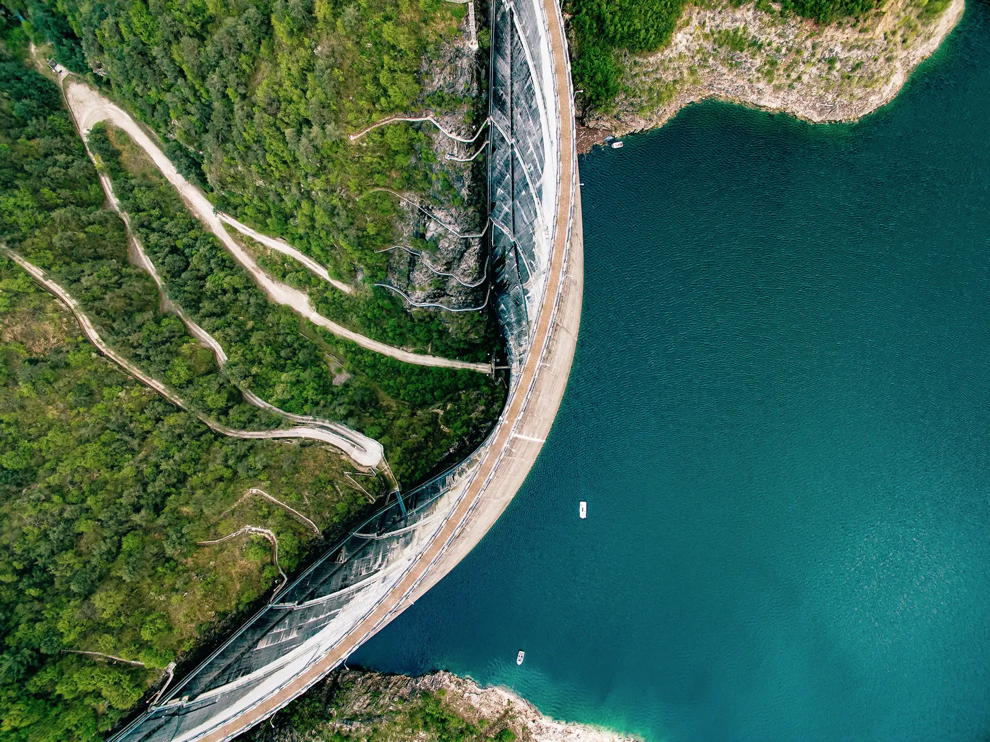 Image of a hydroelectric dam seen from the birds view to represent Volue press and media